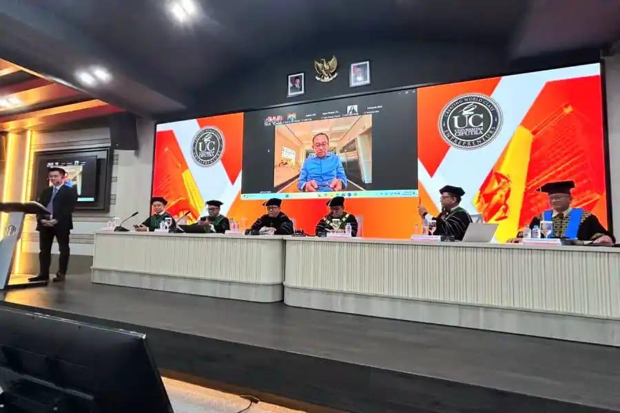 PhD pertama dihancurkan.UC Egg: Mengangkat legenda generasi bisnis perusak keluarga Cina